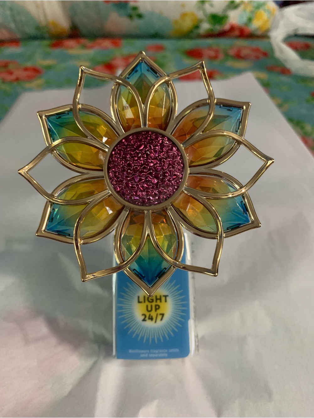 Bath & Body Works DiWali Burst Flower Plug In Night Light Fragrance Warmer